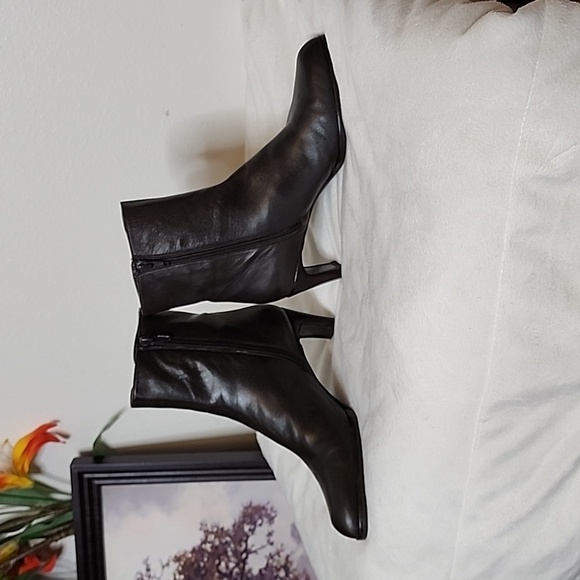 RARE Vintage Stuart Weitzman Heeled Boots Dark Brown Nappa Leather Ankle Booties - Picture 5 of 16